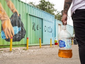 Córdoba impulsa el reciclaje de aceite usado con 24 puntos de recolección en la ciudad