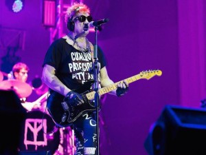 “Pity” Álvarez volvió a los escenarios y más de 35 mil personas colmaron el Mario Alberto Kempes