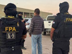 Milanesas con "sorpresa": intentó entrar droga a la cárcel de Bouwer y cayó detenido