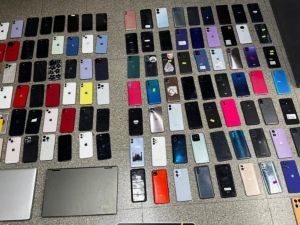 Megaoperativo en Córdoba: más de 30 detenidos y un centenar de celulares recuperados