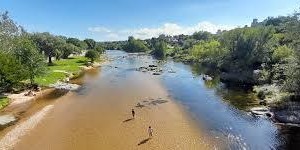 Verano 2026: cuánto cuesta estacionar cerca de los ríos en las Sierras de Córdoba