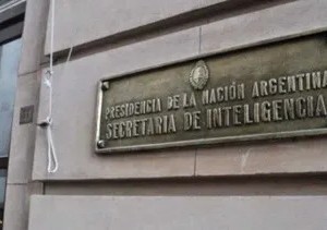 El Gobierno reformó por DNU el sistema de inteligencia y redefinió el rol de la SIDE