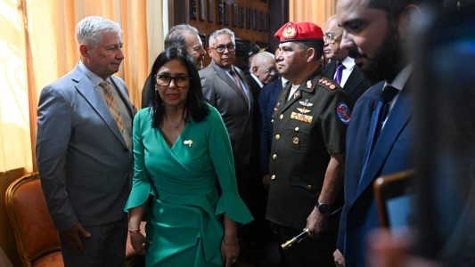 Delcy Rodríguez juró como presidenta interina de Venezuela tras la captura de Maduro
