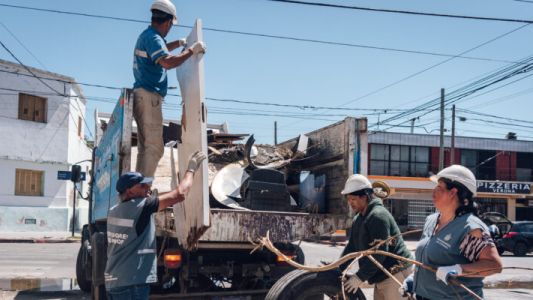 Córdoba refuerza la lucha contra el dengue con operativos de descacharrado en distintos barrios