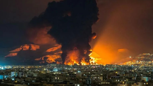 Guerra en Medio Oriente: Irán ataca refinerías y EE. UU. destruye su flota naval