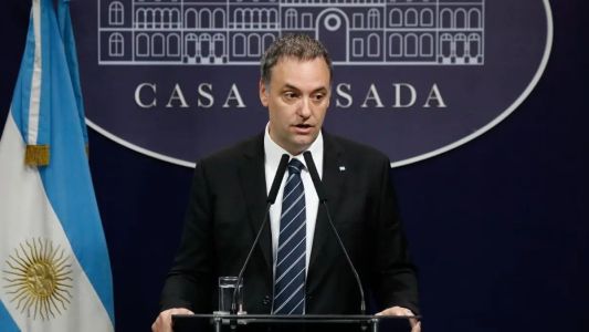 La Justicia ordena investigar todos los viajes de Manuel Adorni desde 2023