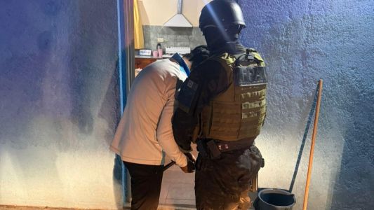 Cayó una banda narco familiar: tres detenidos y droga incautada en varios allanamientos