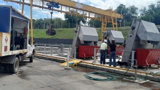 Investigan el hallazgo de un feto en una planta de tratamiento de líquidos cloacales