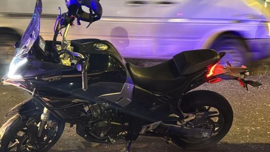 Choque en pleno Centro terminó con un detenido armado y una moto con pedido judicial