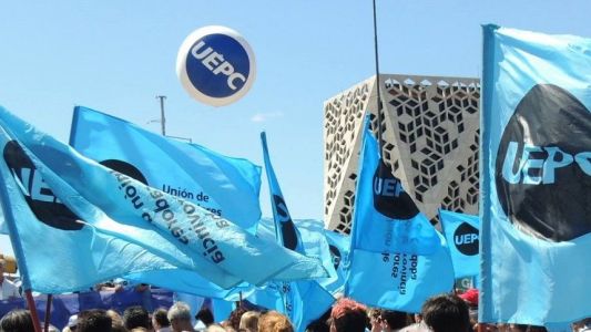 Llaryora intenta destrabar el conflicto docente y pide suspender el paro de 48 horas