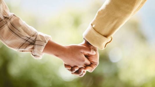 Buscan familias en Córdoba para adoptar a una niña de 8 años y a un niño de 9