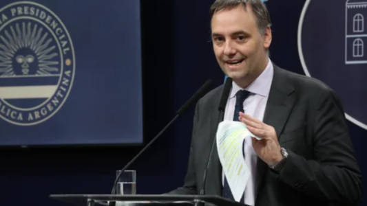 Caso Adorni: la inmobiliaria sostuvo que el departamento valía más que el precio de venta