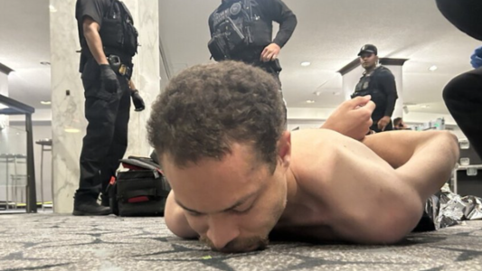 Quién es el hombre detenido tras el incidente en cena con Trump en Washington