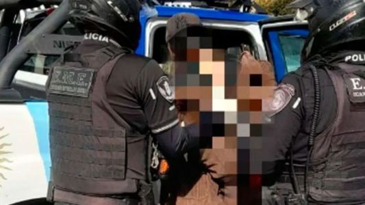 Detuvieron a un hombre de 39 años que exhibía sus genitales y amenazó a la Policía