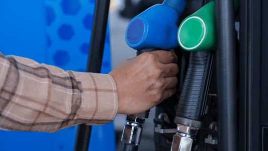 Nafta: el precio subió 23% tras el conflicto en Medio Oriente y tensión global