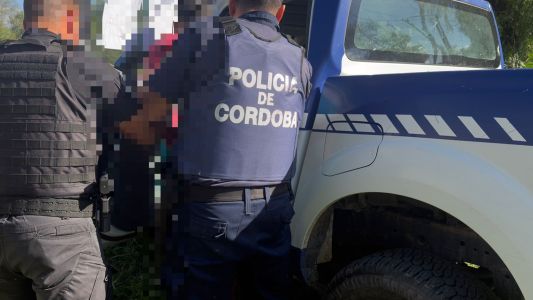 Salvaje episodio en Las Tapias: dos delincuentes detenidos tras embestir a un policía