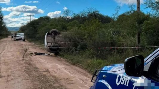 Tragedia en el interior de Córdoba: un hombre de 62 años murió tras un vuelco fatal