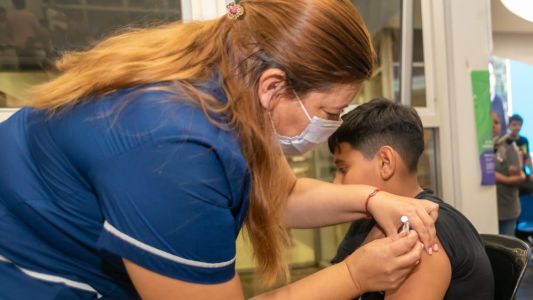 Baja cobertura: el municipio lanza campaña para vacunar a más de 20 mil personas, entre niños y adultos mayores