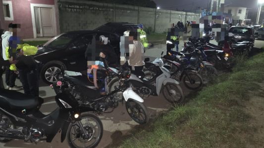 Desarticularon una reunión masiva, clausuraron una despensa y secuestraron vehículos