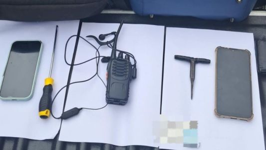 Dos hombres fueron detenidos tras intentar abrir un auto estacionado en la vía pública