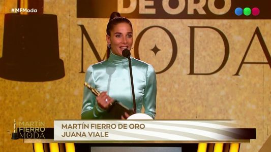 Martín Fierro de la Moda 2026: la conductora Juana Viale ganó la estatuilla de Oro