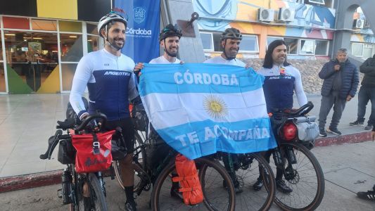 Travesía en dos ruedas: recorrerán 7.500 kilómetros en bici rumbo al Mundial