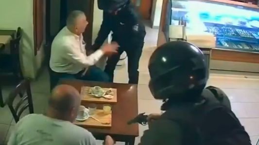 Robo violento en una panadería de barrio Maipú mientras clientes merendaban