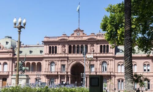 Gobierno nacional: prohibieron el ingreso de los periodistas acreditados a la Casa Rosada