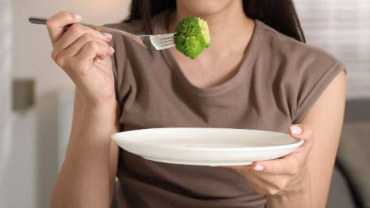 Trastornos alimentarios: advierten que ya afectan desde la niñez hasta la adultez