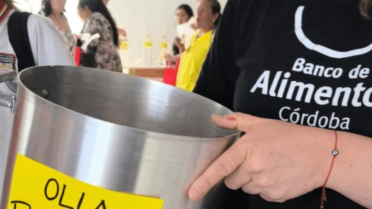 Córdoba: lanzan un programa de formación en auxiliar gastronómico para referentes de merenderos y comedores