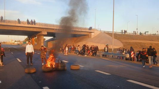 Amigos, vecinos y familiares reclaman justicia por el asesinato de Agostina Vega