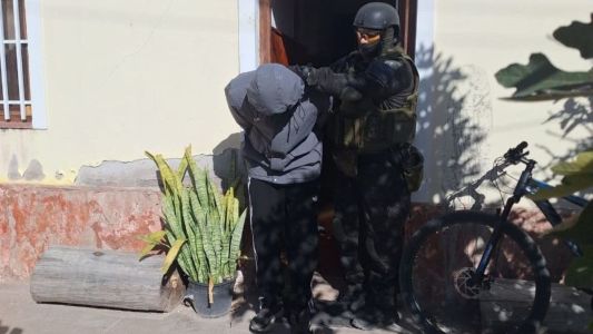 Cayó un vendedor de droga con antecedentes tras un allanamiento en Cruz del Eje