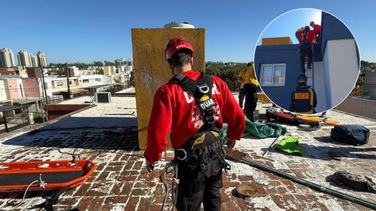 Rescataron a un hombre que cayó desde la terraza de su casa en barrio Chateau