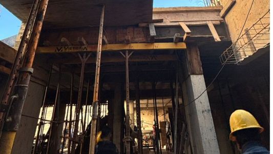 Accidente laboral en barrio General Paz: un obrero cayó desde altura y resultó herido