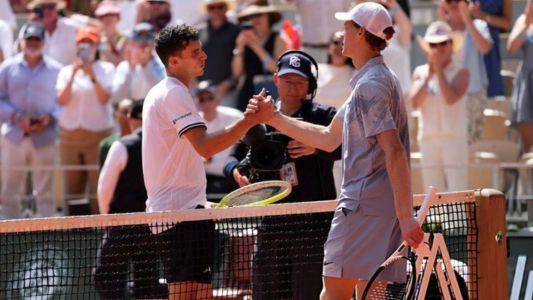 Juan Manuel Cerúndolo logró una remontada histórica ante Sinner en Roland Garros