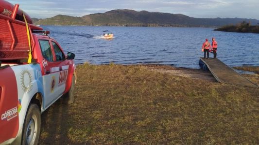 Rescate en Los Molinos: salvan a cinco pescadores tras hundirse su balsa