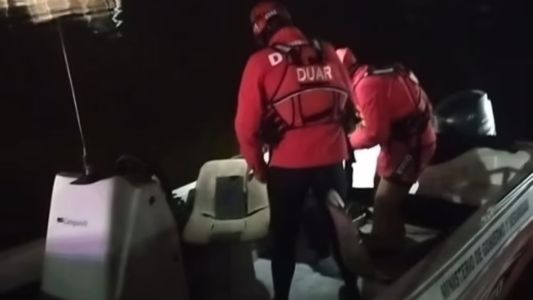 Rescataron a una mujer que nadaba en el lago de Embalse durante la madrugada