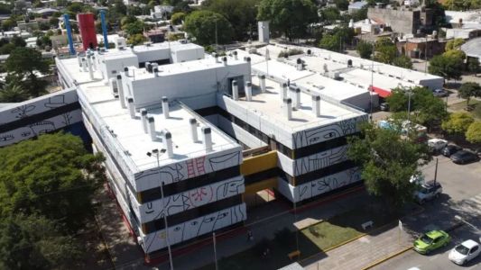 Una niña de 12 años lucha por su vida tras ser atropellada frente a su escuela en Córdoba