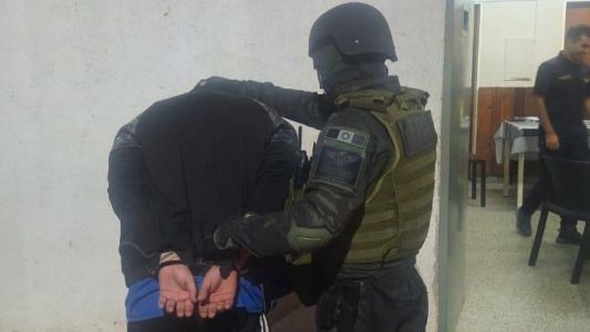 Cayó un narcomenudista de 23 años tras un operativo: secuestraron drogas y dinero
