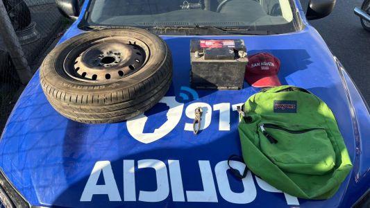 Detuvieron a un hombre en barrio Argüello acusado de robar elementos de un auto