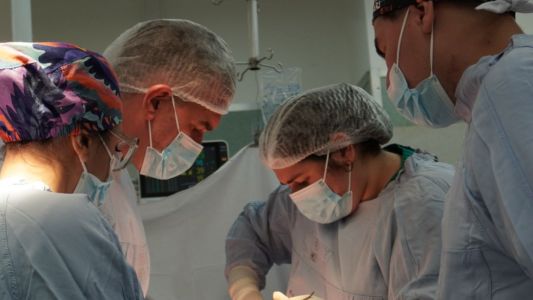 Intervención de alta complejidad en el Hospital de Urgencias salvó a una adolescente