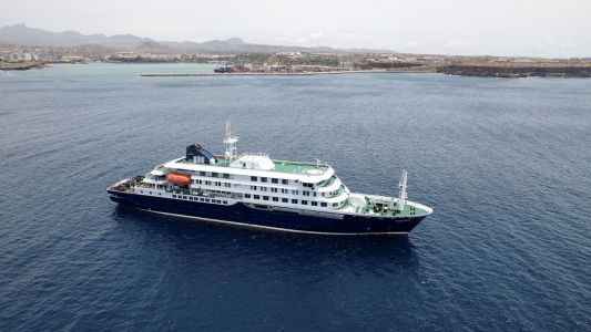 Los tripulantes del crucero con hantavirus son evacuados y regresan a sus países