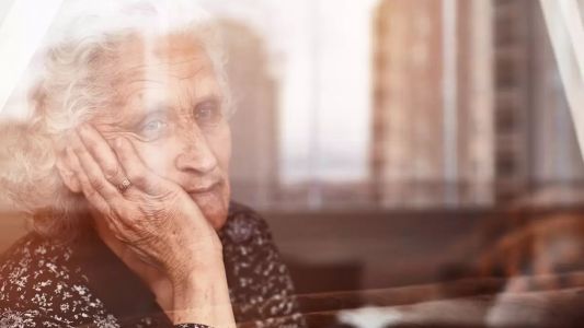 Córdoba debate la soledad no deseada y advierten sobre su impacto en la salud física y mental