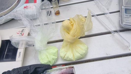 Operativo a hinchas de River en Córdoba: cuatro detenidos y secuestro de drogas en la autopista 9