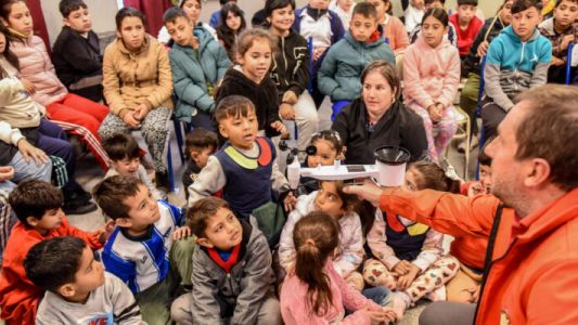 El clima de tu barrio: instalan estaciones en escuelas para investigaciones estudiantiles