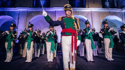 Córdoba celebró el 25 de Mayo con el tradicional relevo de guardia en el Cabildo Histórico
