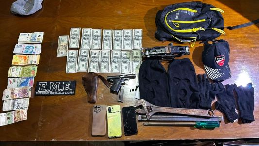 Villa Carlos Paz: la Policía detuvo a dos sujetos armados en el interior de una vivienda