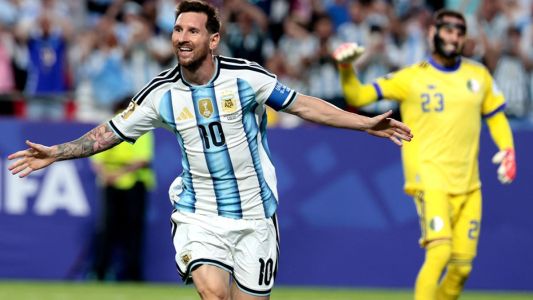 Messi brilló con un hat-trick: Argentina goleó 3-0 a Argelia en su debut mundialista