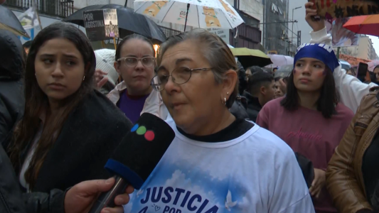“Que nos cuiden en serio”: el reclamo de la familia de Agostina en la marcha Ni Una Menos