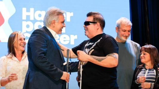 Córdoba: entregan dispositivos tecnológicos a 200 personas con discapacidad visual